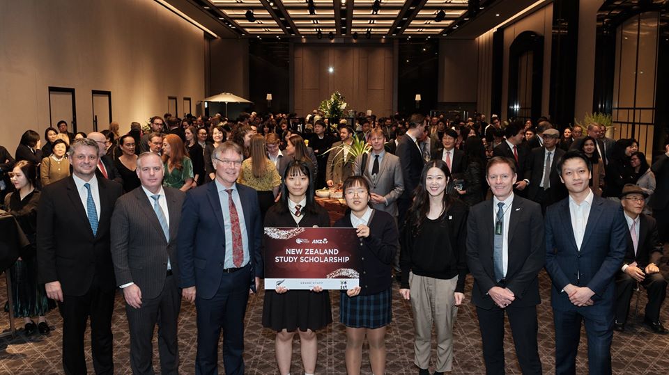 Hon David Parker, New Zealand Minister for Trade and Export Growth (third from left), Philip Turner, New Zealand Ambassador to Korea (second from right) and representatives from the New Zealand Chamber of Commerce in Korea, Grand Hyatt Seoul, Education New Zealand and ANZ Bank present New Zealand Study Scholarships to two students from Songjukwon Girl's Residence.